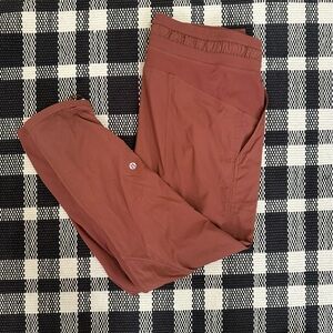 Lululemon Rust Dance Pants 7/8th Length Joggers Size 8